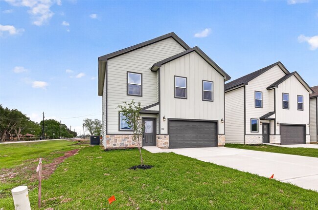 Photo - 422 N 4th St