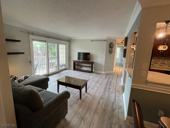 Photo - 888 Tuliptree Ct