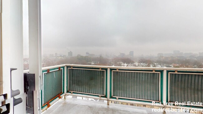 185 Freeman St Unit 935