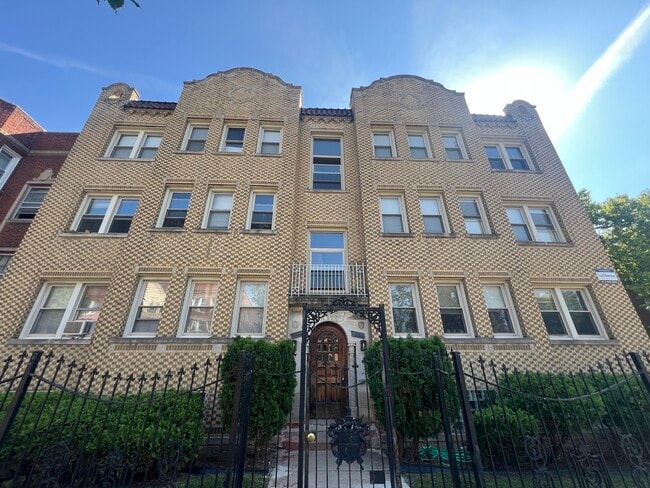 Building Photo - 8559 S Bennett Ave Rental