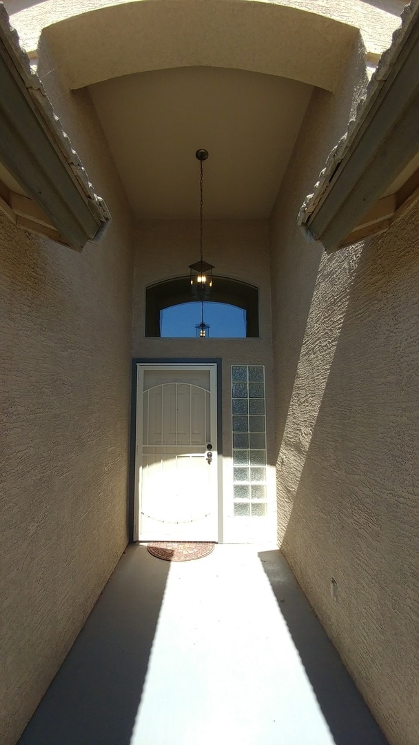 1004 W Dexter Way