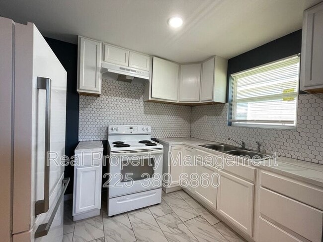 Photo - 1935 Fairchild St