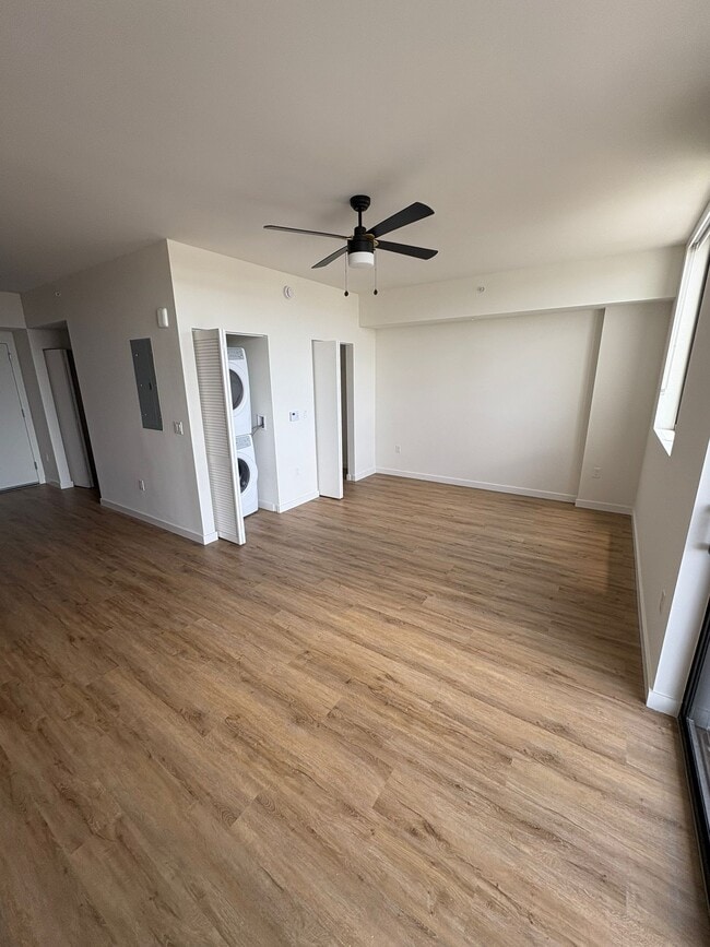 Photo - 910 E 27th St Unidad S1