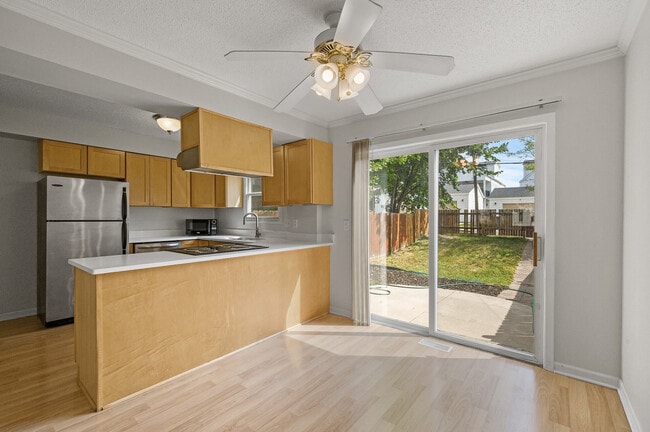 Photo - 1823 Benjamin St NE