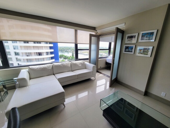 Building Photo - 5225 Collins Ave Rental