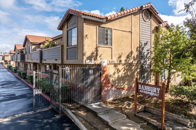 Banbury Apartments