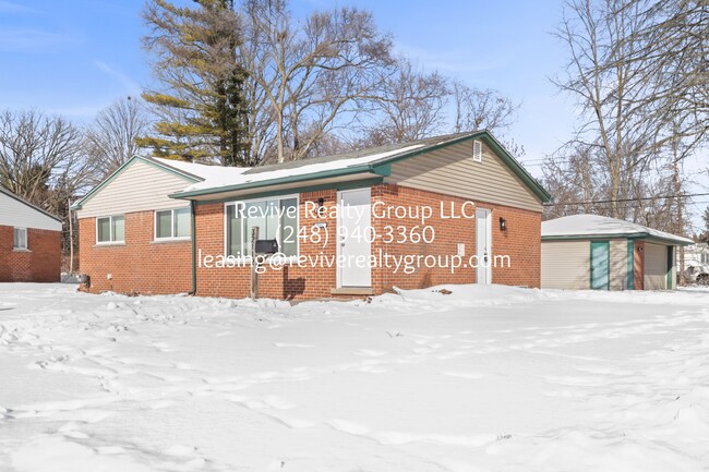 Photo - 32112 Pembroke St