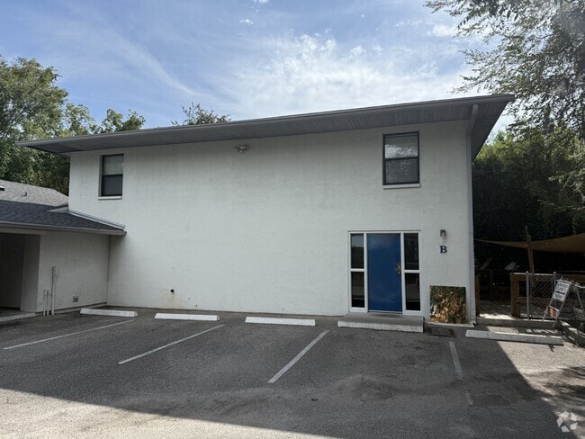 Building Photo - 1022 SW 4th Ave Rental
