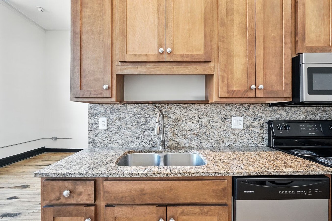 Photo - 125 W 11th St Unidad 2C