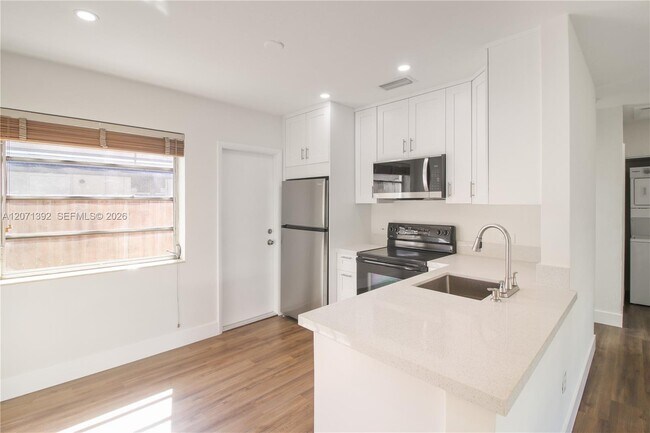 Photo - 1958 SW 25th Ter Unidad Rear