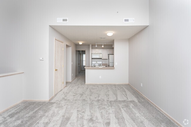 1BR, 1BA - Brookline - 756 SF