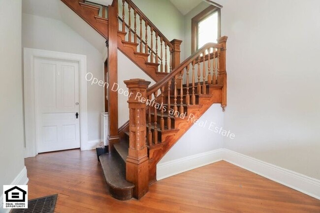 Photo - 1101 Lake Ave