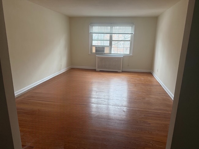 Photo - Jericho Manor Apartments