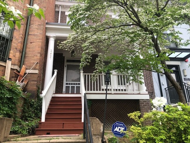 2 Bedroom/3 level Townhome in Adams Morgan! - 2 Bedroom/3 level Townhome in Adams Morgan!