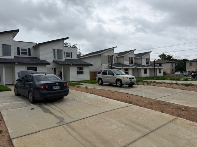 Photo - Beautiful 3 bed/3 bath Available in North East San Antonio