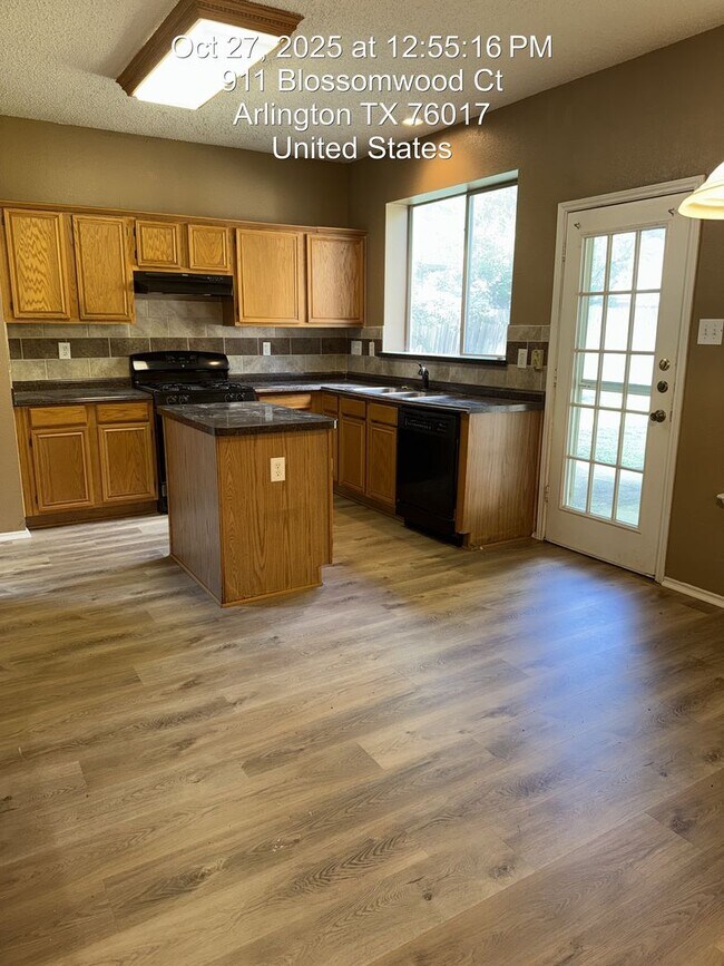 Photo - 911 Blossomwood Ct