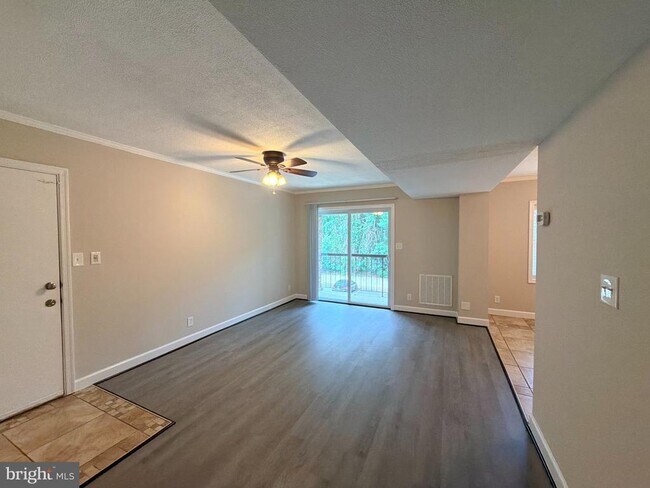 202 Buckingham Ln Unit 301