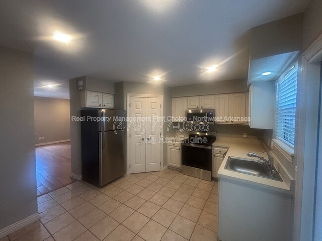 Photo - 1376 Oakland Ave