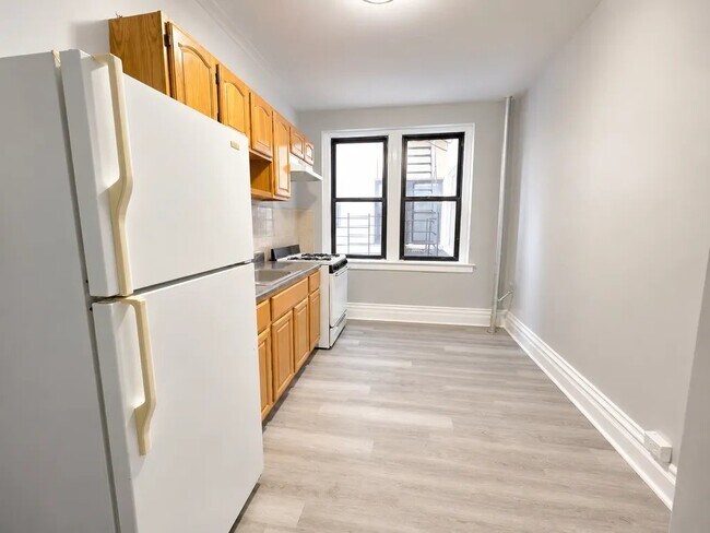 Building Photo - 160 Ellis Ave Unit 507
