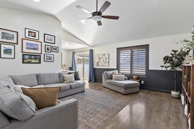 Photo - 1025 N Apple Seed Ln