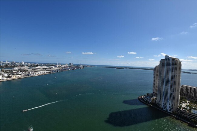 Building Photo - 335 S Biscayne Blvd Unit 4112