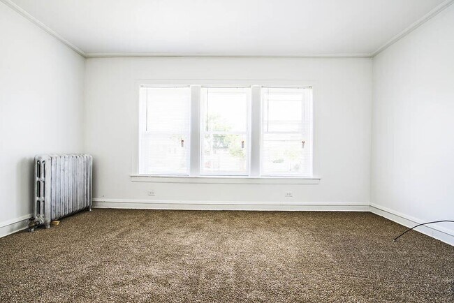 Habitación - 1615-21 W 77th St