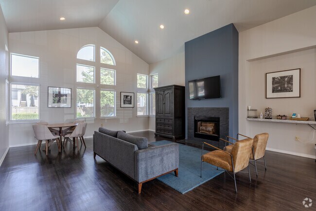 Leasing Office - Valley Trails