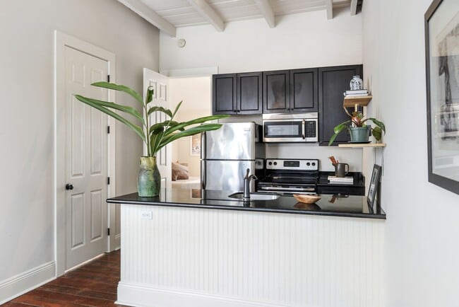 Photo - 1BD/1BA in Bywater, Central Air, W/D in Unit, Private Back Patio. Unit 3616