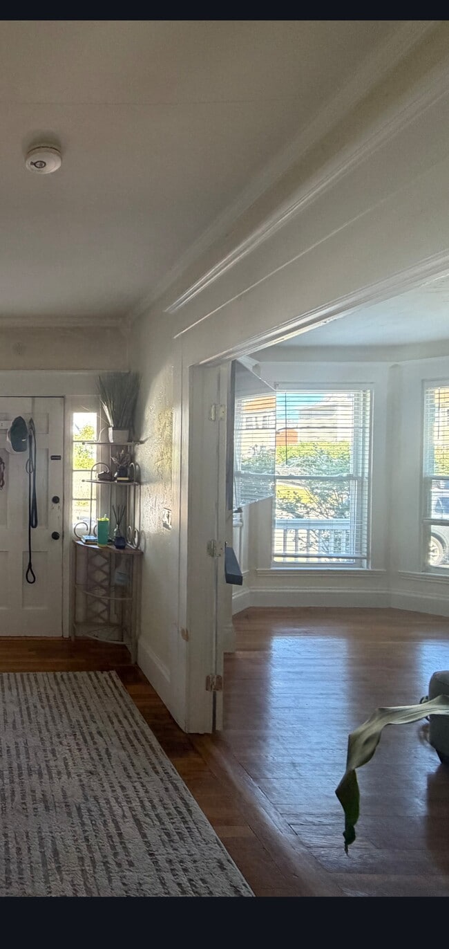 18 Shawmut St Unit 1