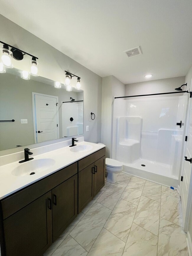 Photo - End Unit Townhouse in Congers Creek