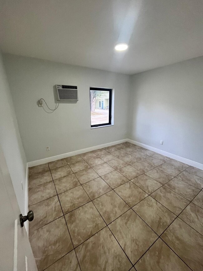Photo - WEJ 13550 LLC - 18257 Unit 1