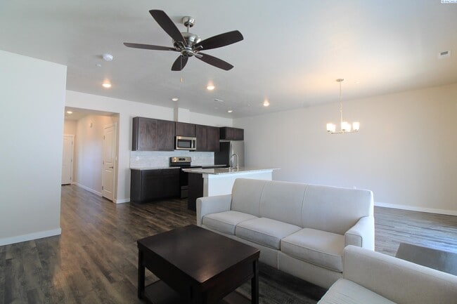 Photo - 3 bed, 2.5 bath townhome in Kennewick