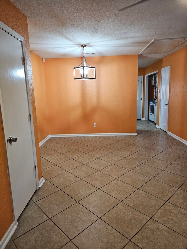 Photo - 9810 Thorn St
