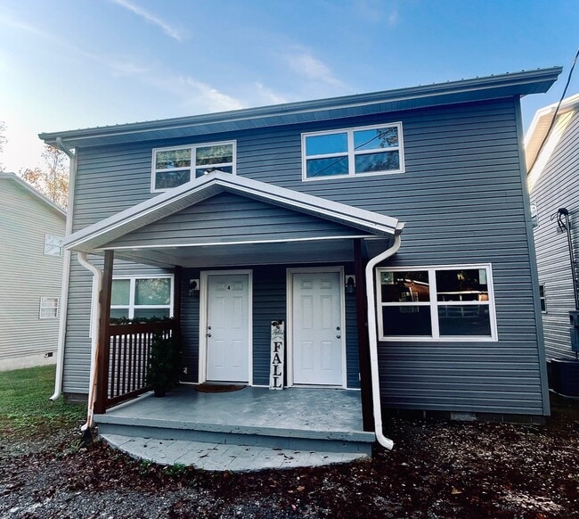 Photo - 305 Holliman St