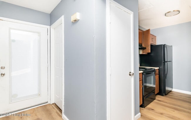 Photo - 530 Independence Ct