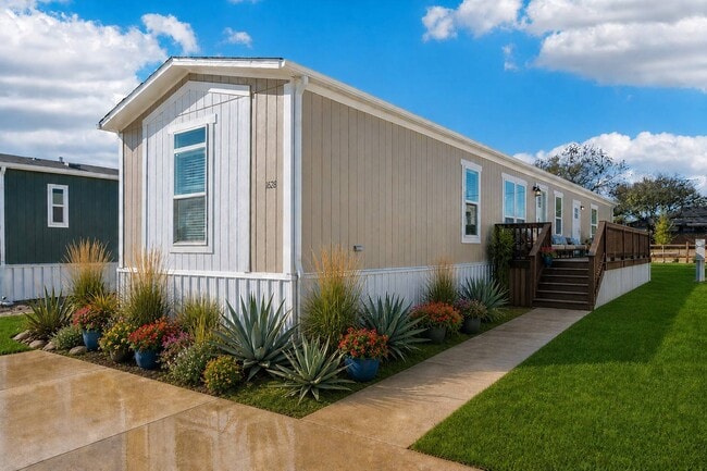 Photo - 1608 Swallowtail Dr