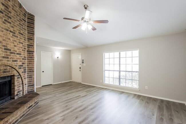 Photo - 428 Matterhorn St