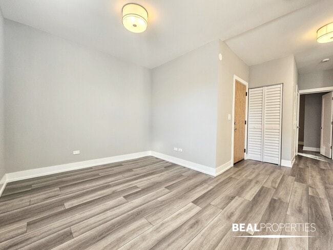 Photo - 3935 N Janssen Ave