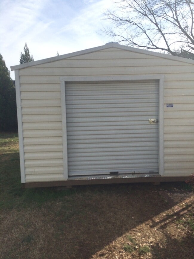 Photo - Charming Vintage Ranch, Den, Fireplace, Screened Porch