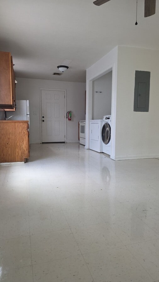 Photo - 114 Greene Ln