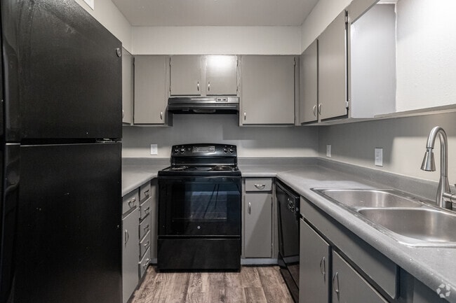 3BR, 2BA - 1,000SF - Classic - Kitchen