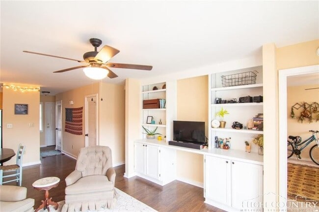 Living - 116 Grand Blvd Unit 4F