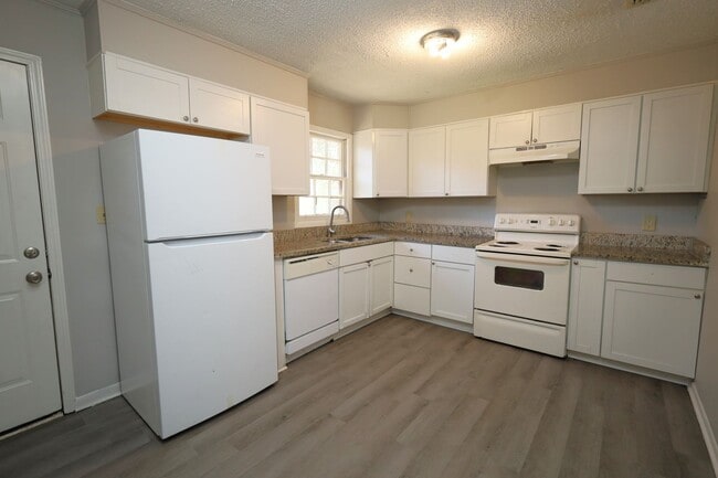 Photo - 612 Scott Dr