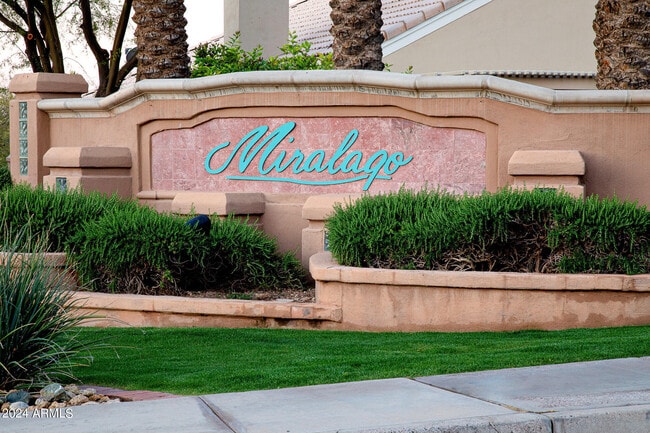 Photo - 1136 E Hiddenview Dr