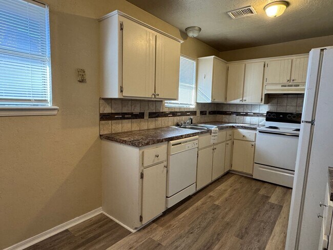 Photo - 2704 NW Friar Tuck Ln