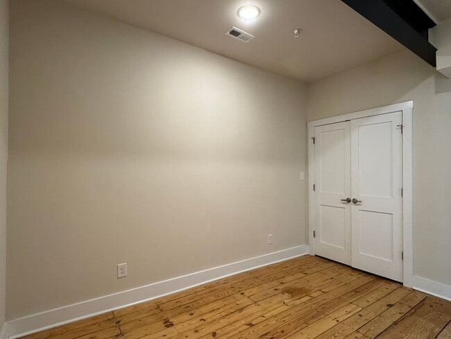 Photo - 106 N Main St