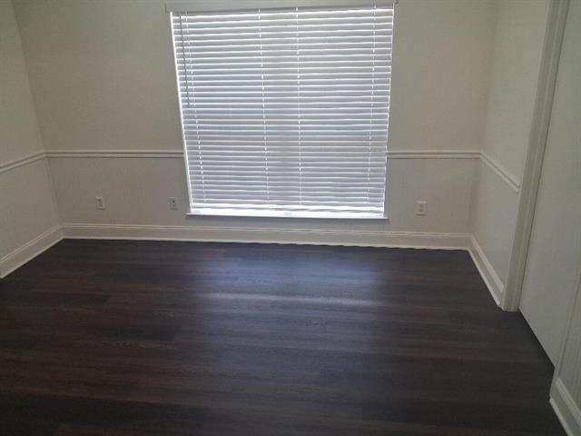 1123 Greenview Ln