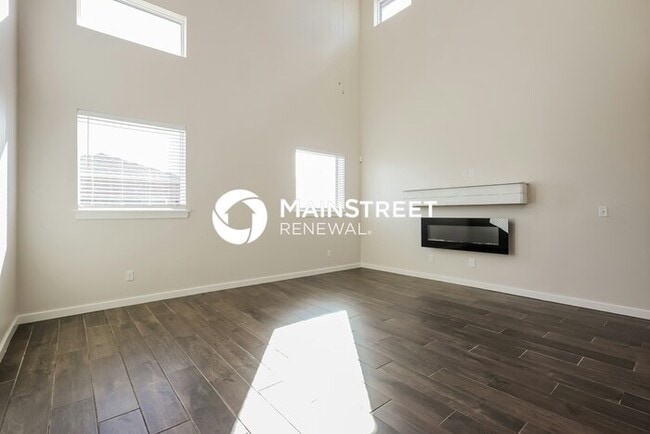 Photo - 4 Bedroom Pet-Friendly Home in Oklahoma City, OK with Main Street Renewal