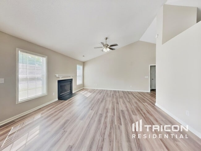Photo - 3600 Amos Dr