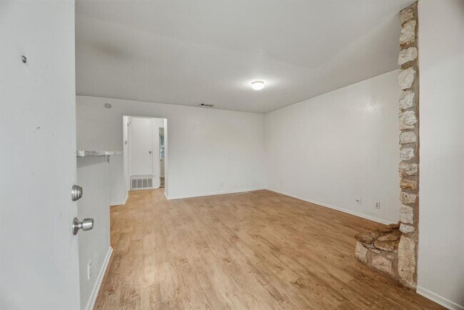 Photo - 2303 Rachael Ct